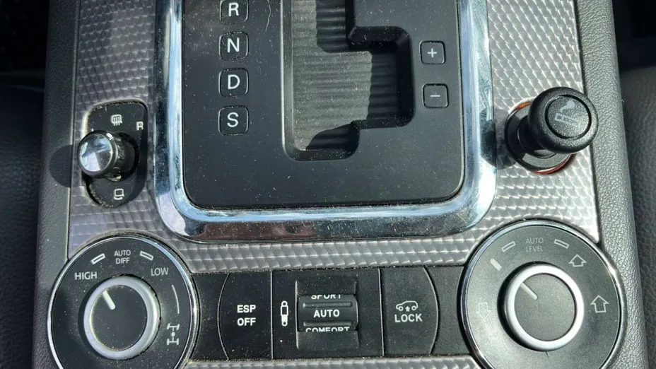 VOLKSWAGEN Touareg -
