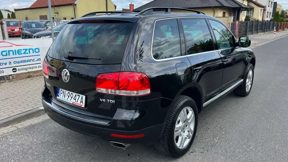 VOLKSWAGEN Touareg -