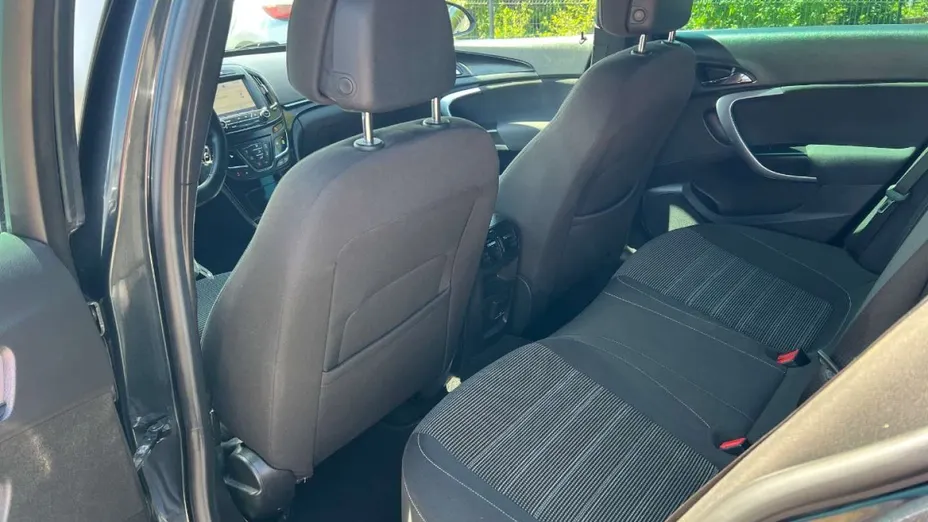 OPEL Insignia -
