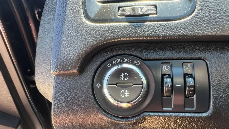 OPEL Insignia -