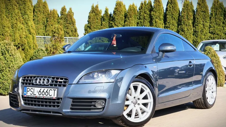 AUDI TT -