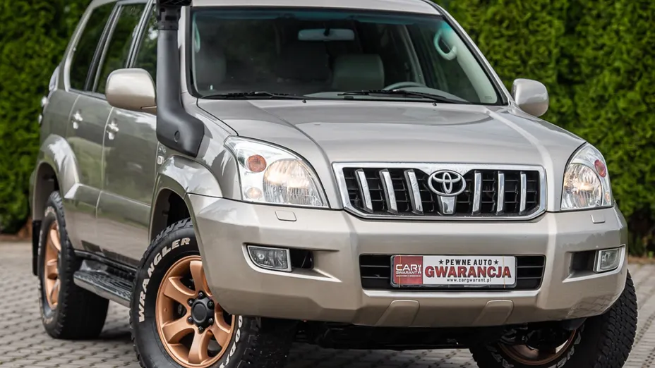 TOYOTA Land Cruiser -
