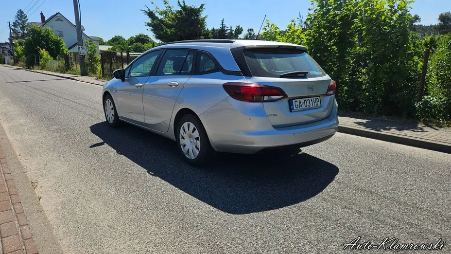 OPEL Astra -