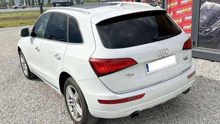 AUDI Q5 -