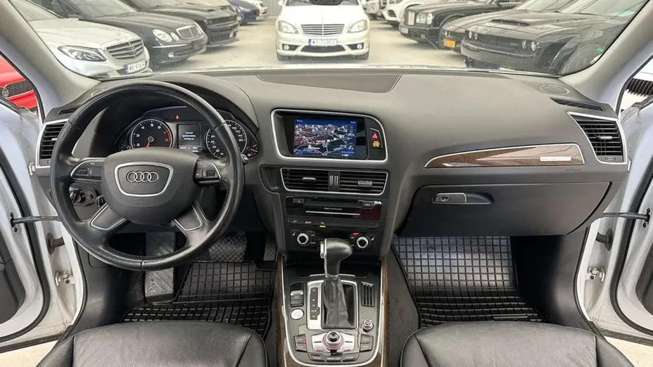 AUDI Q5 -