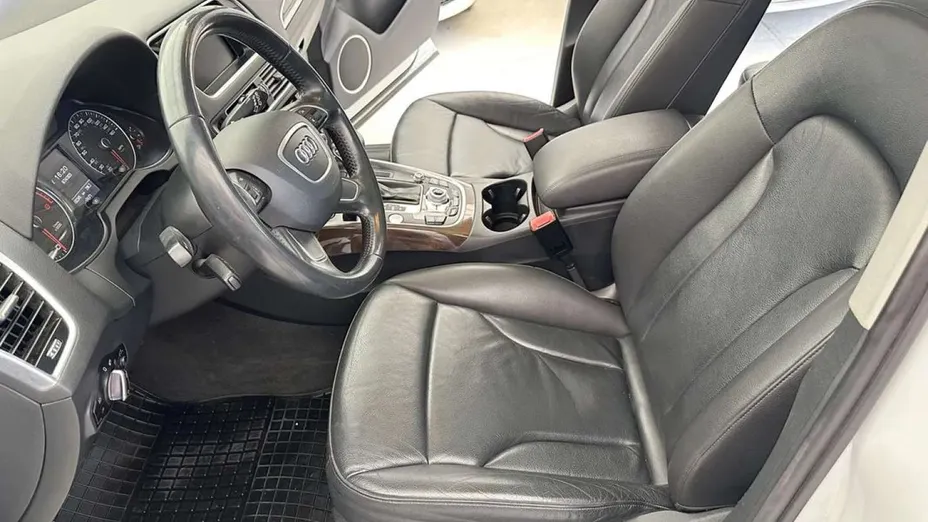 AUDI Q5 -