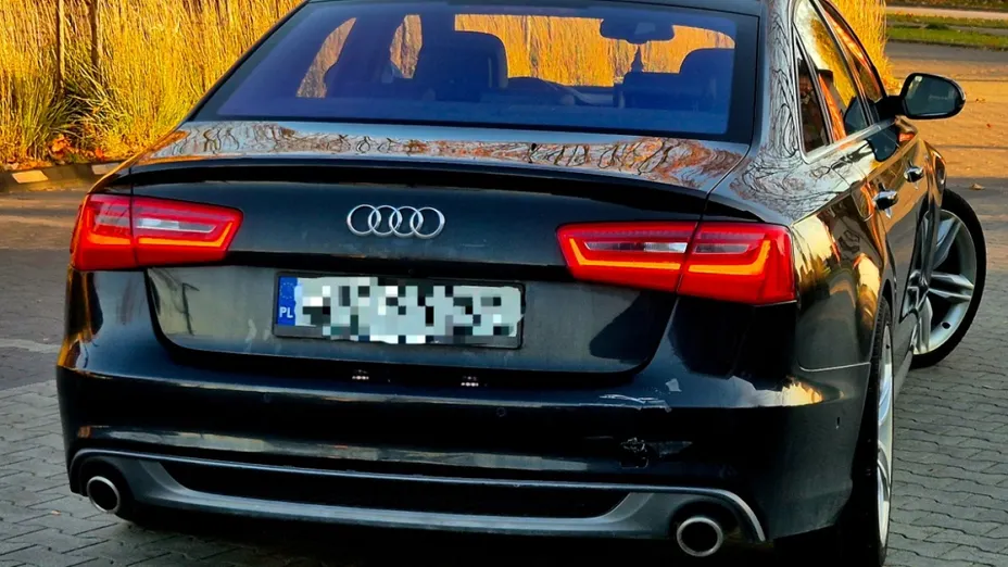 AUDI A6 -