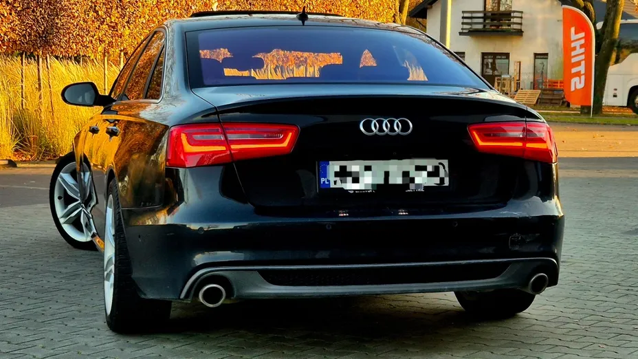 AUDI A6 -