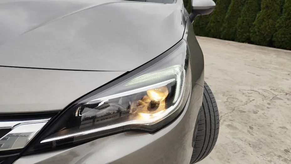 OPEL Astra -