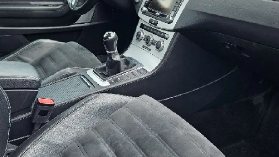 VOLKSWAGEN CC -