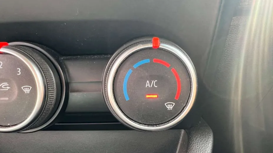 RENAULT Clio -
