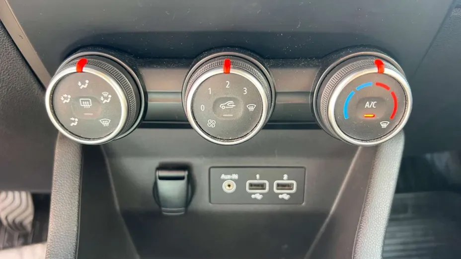RENAULT Clio -