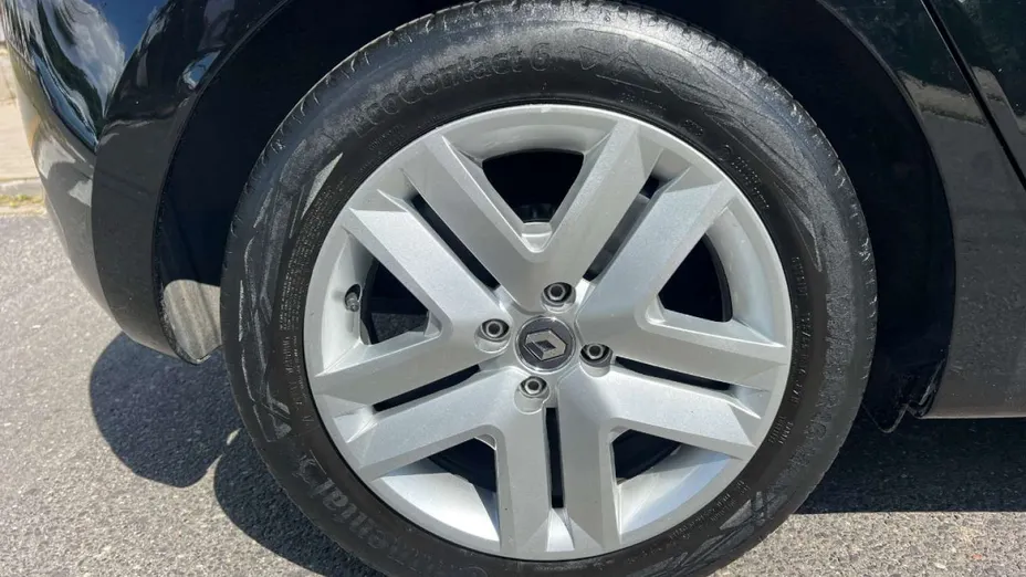 RENAULT Clio -