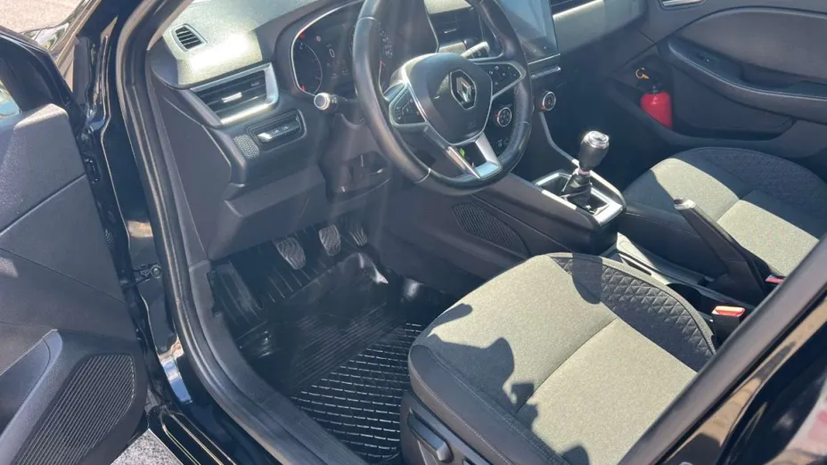RENAULT Clio -