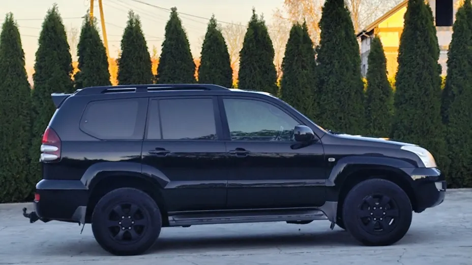 TOYOTA Land Cruiser -