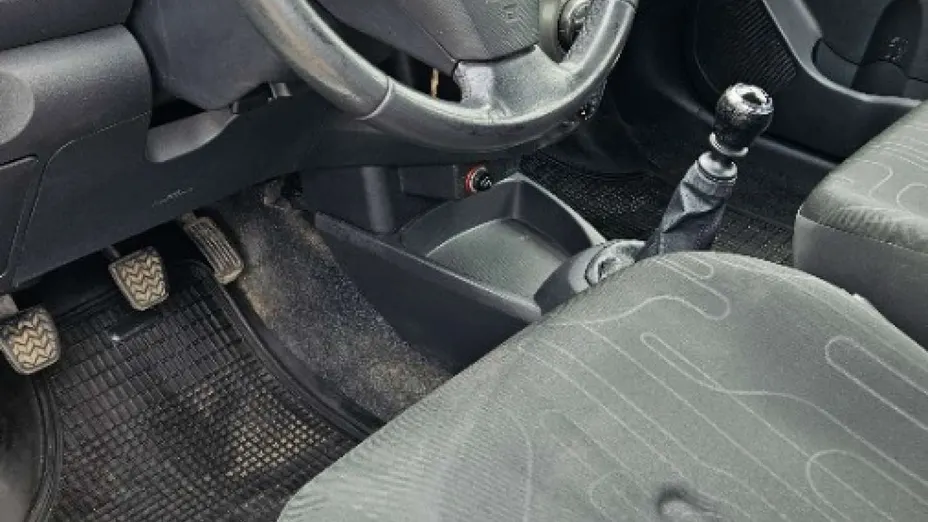 TOYOTA Yaris -