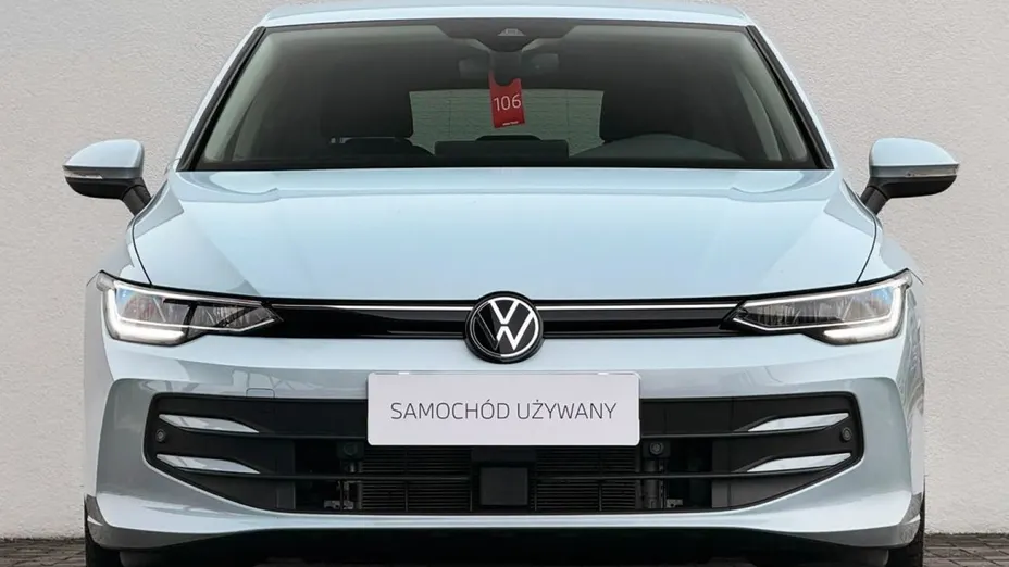 VOLKSWAGEN Golf -