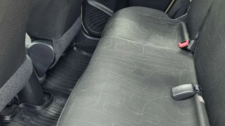 TOYOTA Yaris -