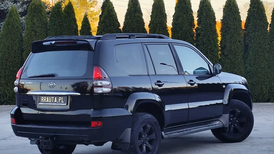 TOYOTA Land Cruiser -