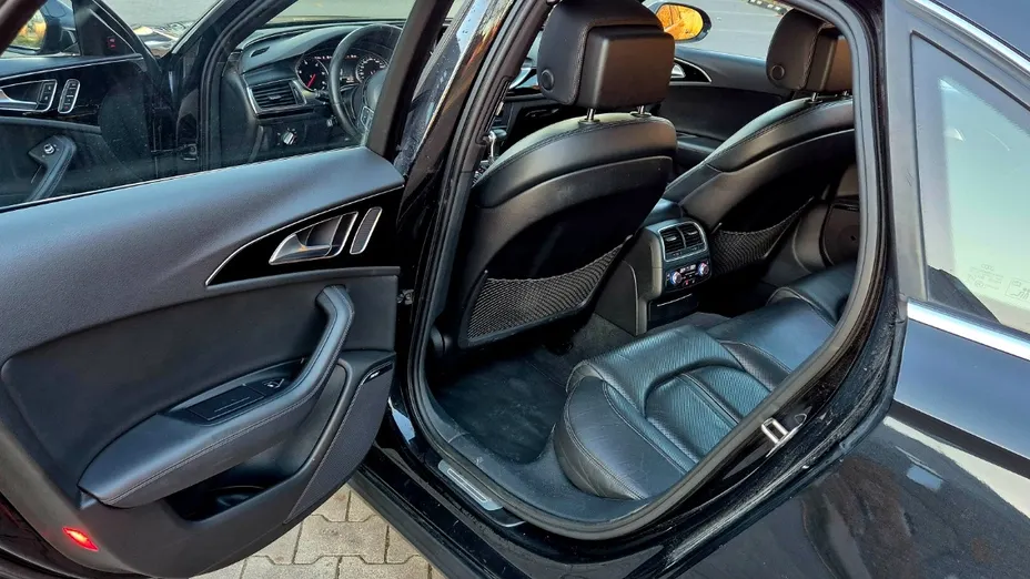 AUDI A6 -