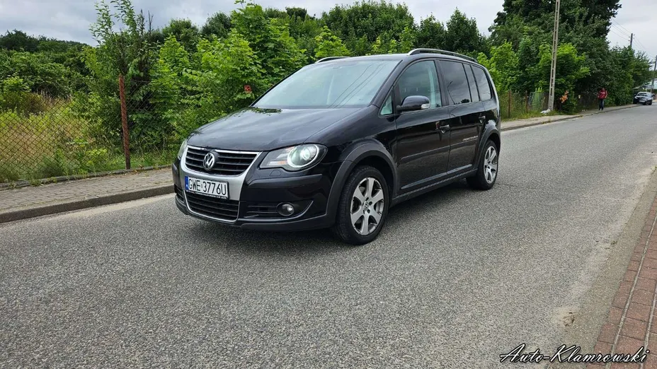 VOLKSWAGEN Touran -
