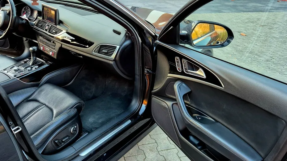 AUDI A6 -