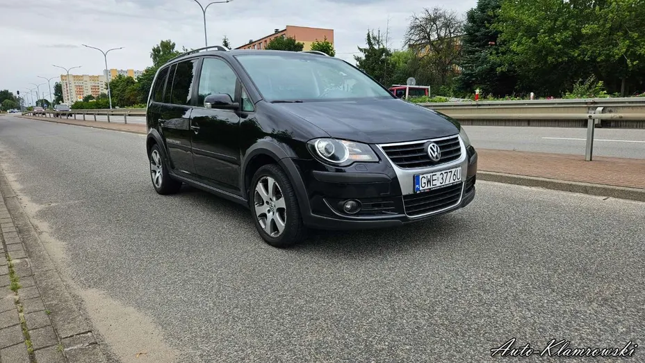 VOLKSWAGEN Touran -