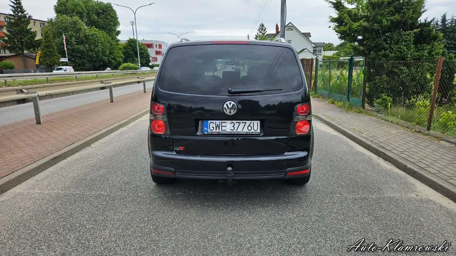 VOLKSWAGEN Touran -