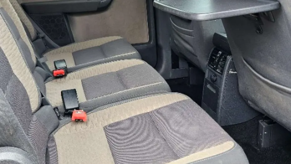VOLKSWAGEN Touran -