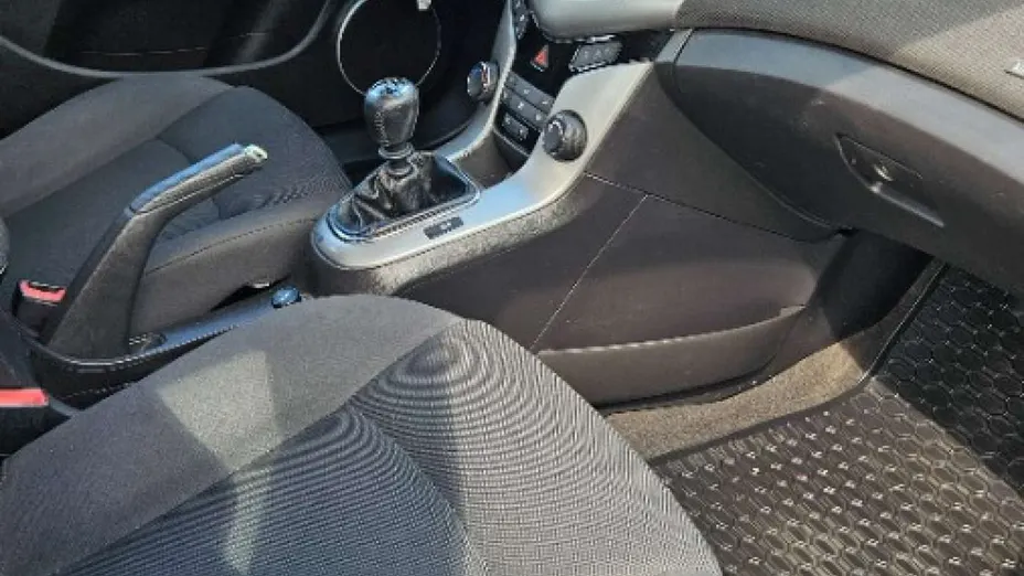 CHEVROLET Cruze -