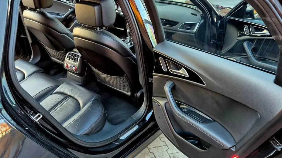 AUDI A6 -