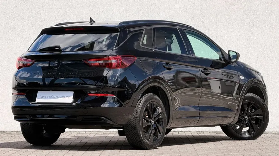 OPEL Grandland -