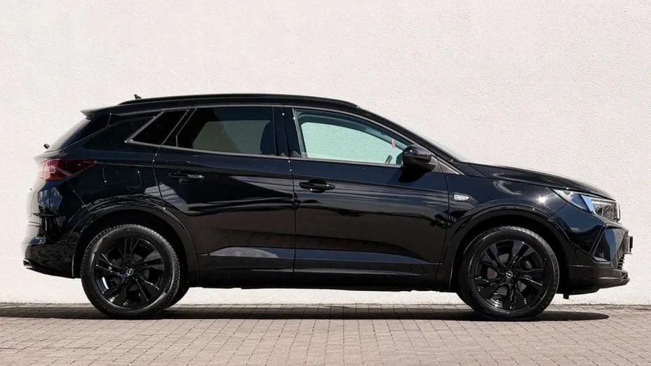 OPEL Grandland -