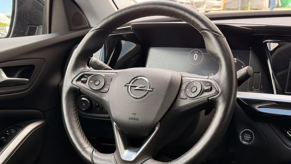 OPEL Grandland -