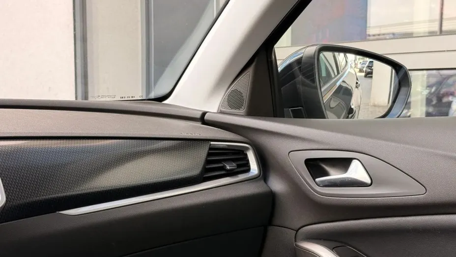 OPEL Grandland -