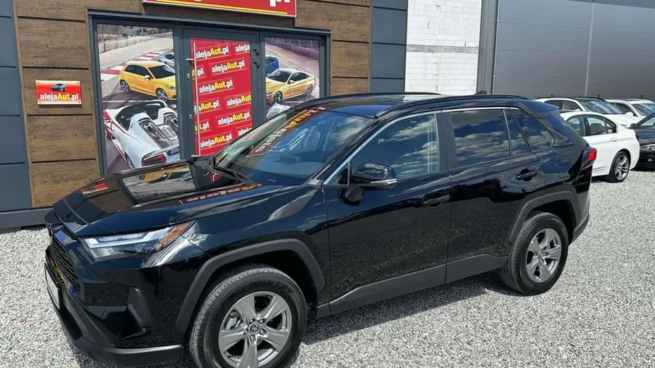 TOYOTA RAV4 -