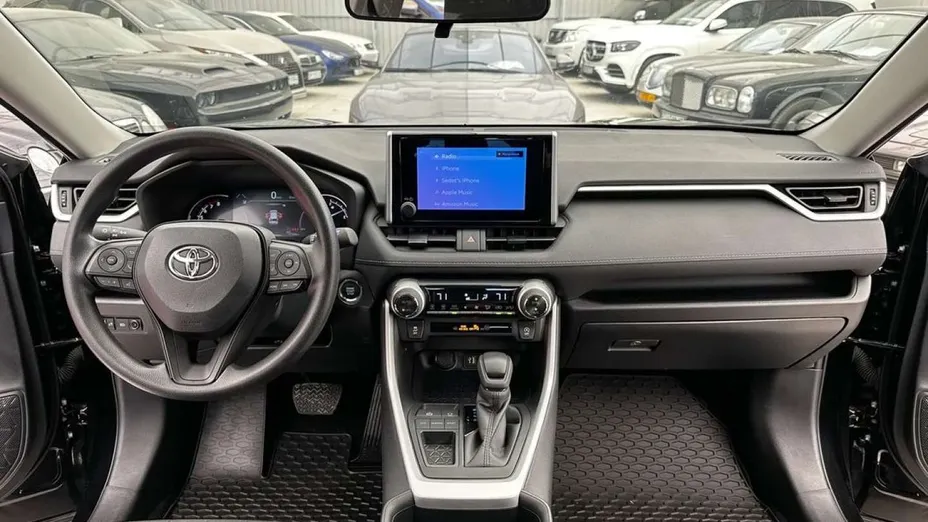 TOYOTA RAV4 -