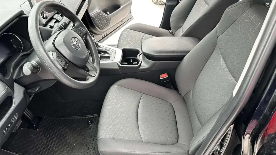 TOYOTA RAV4 -