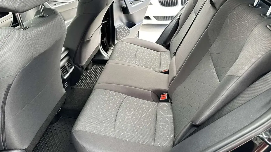 TOYOTA RAV4 -