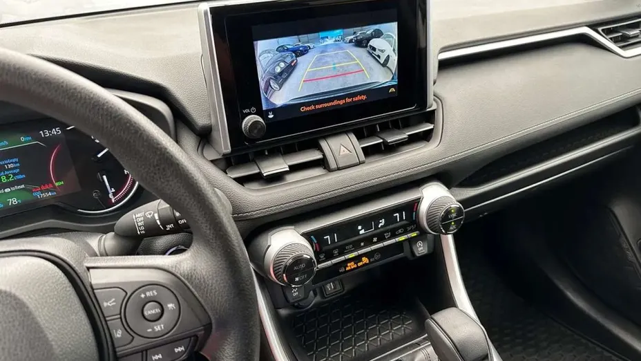 TOYOTA RAV4 -