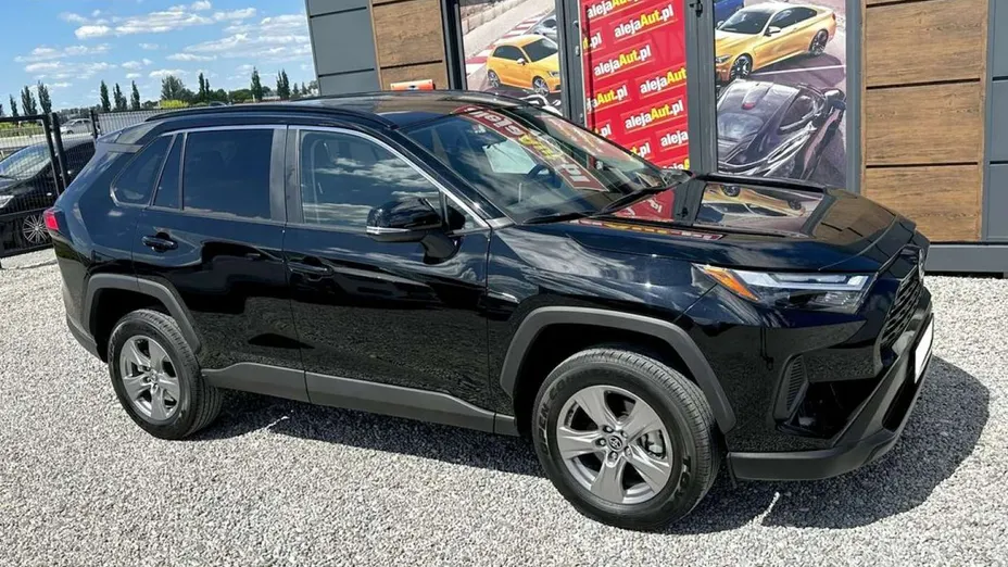 TOYOTA RAV4 -