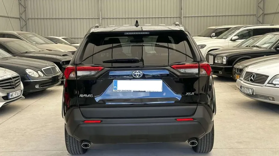 TOYOTA RAV4 -