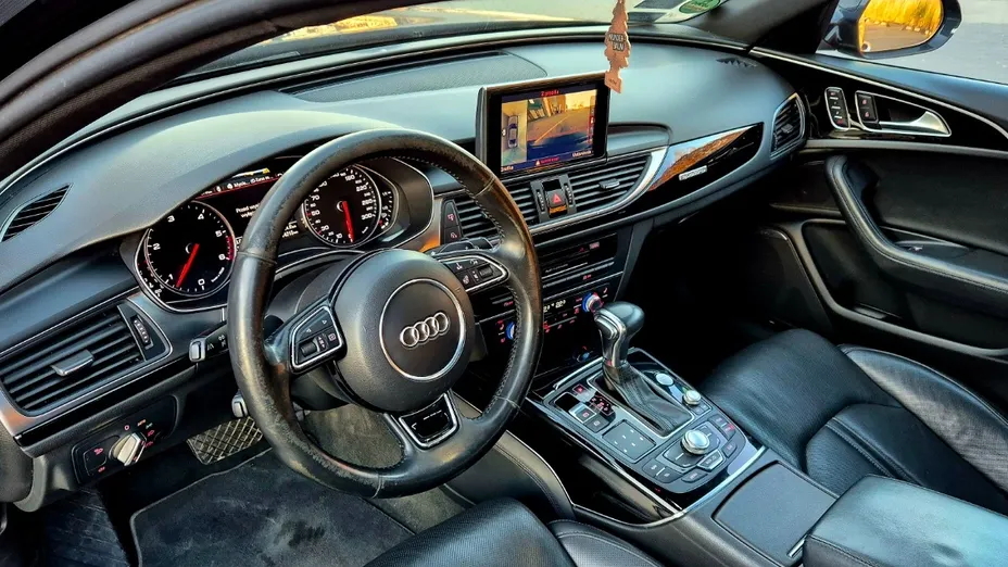 AUDI A6 -
