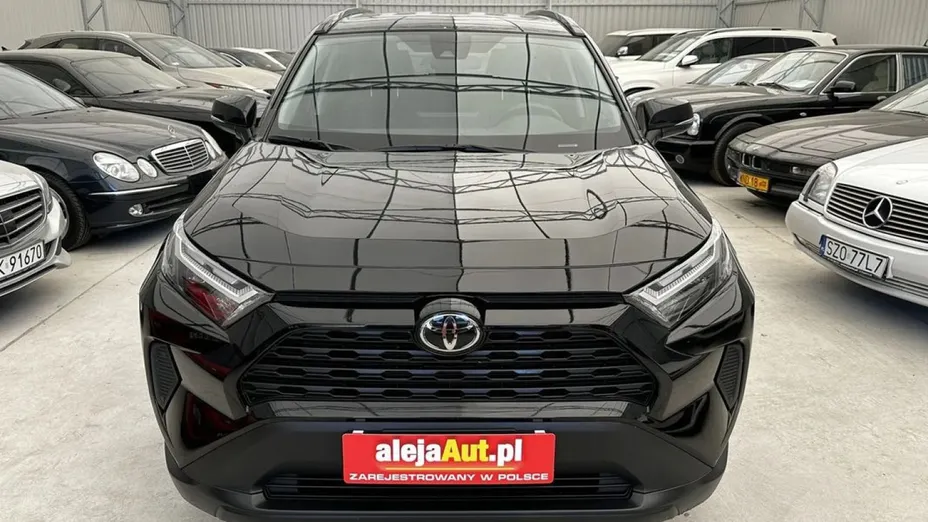 TOYOTA RAV4 -