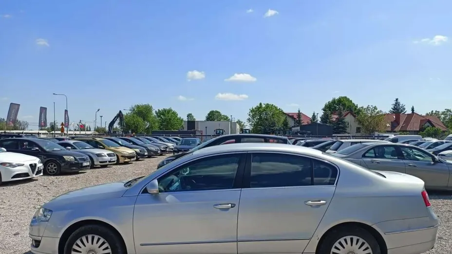 VOLKSWAGEN Passat -
