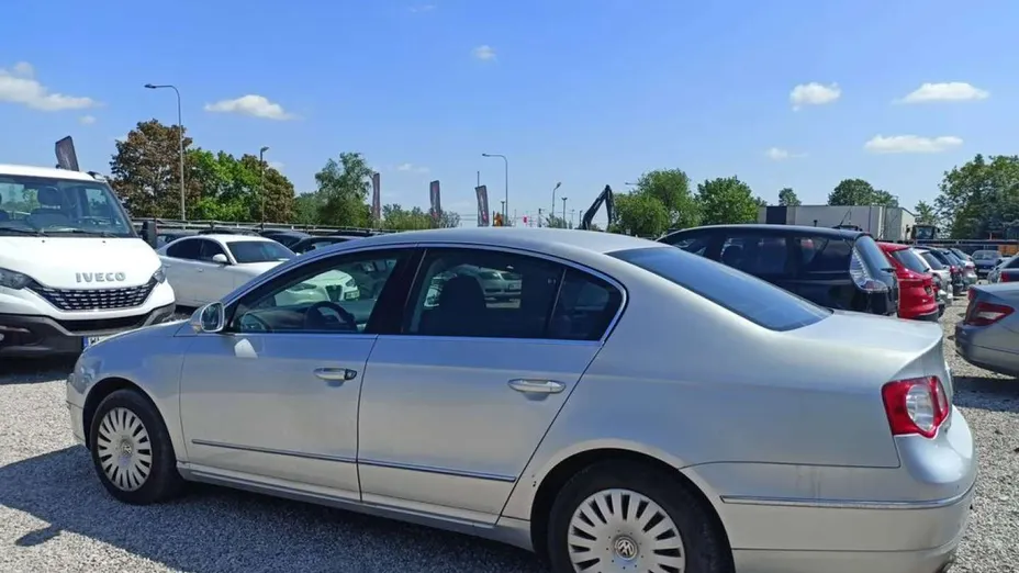VOLKSWAGEN Passat -