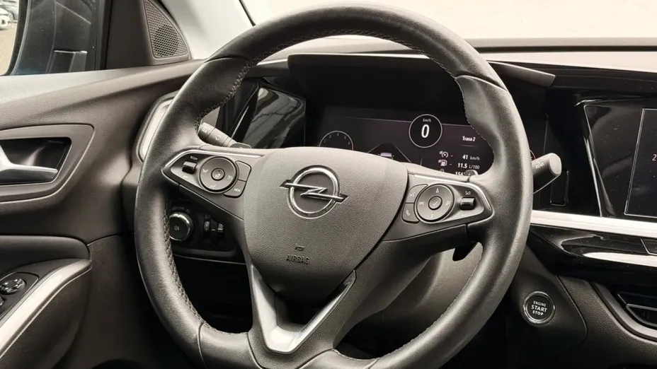 OPEL Grandland -