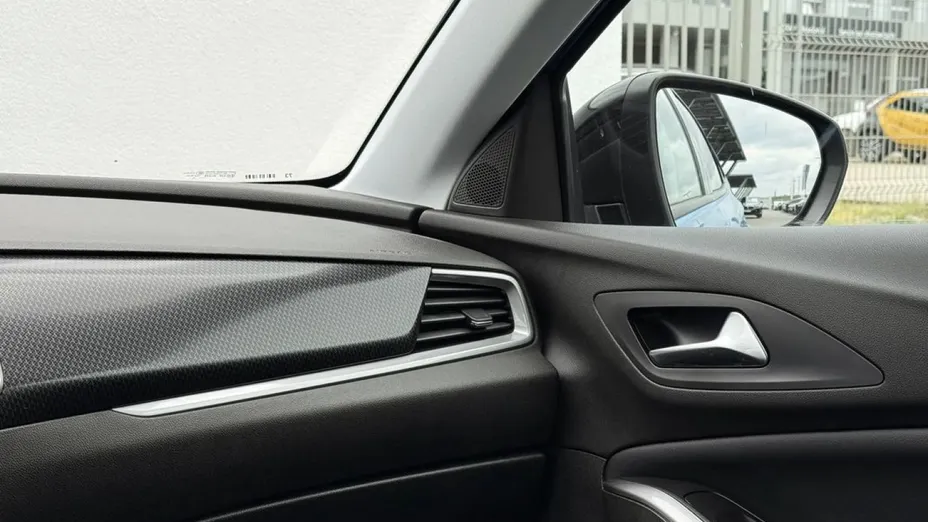 OPEL Grandland -