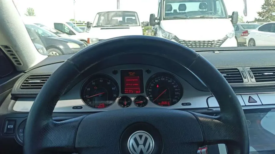 VOLKSWAGEN Passat -
