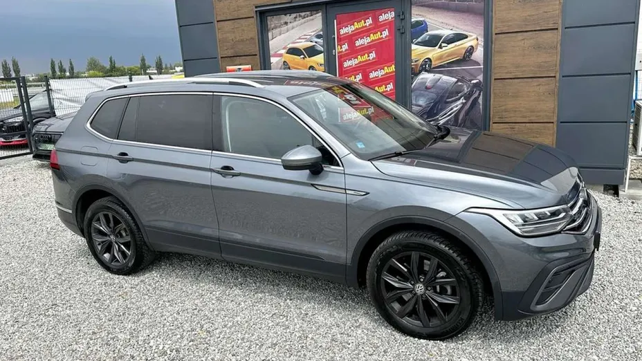 VOLKSWAGEN Tiguan Allspace -